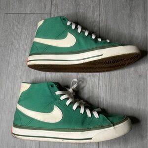 Nike Court Legacy Canvas Mid
Green - DM3363-300 men’s size 8.5